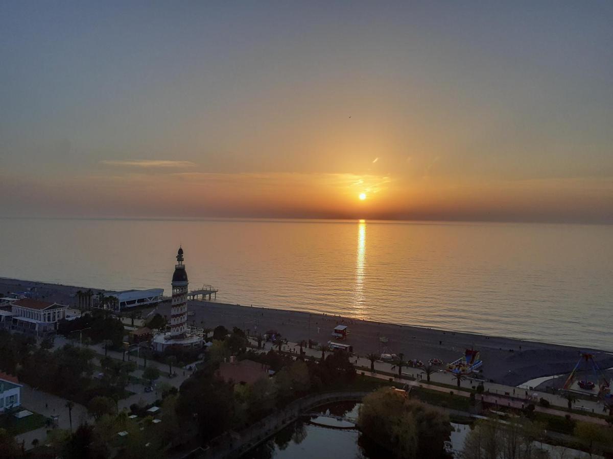 Only Front Sea View, No Side View, Wonderful Panorama, High Floor, Location Guarantee Aparthotel Batoemi Buitenkant foto