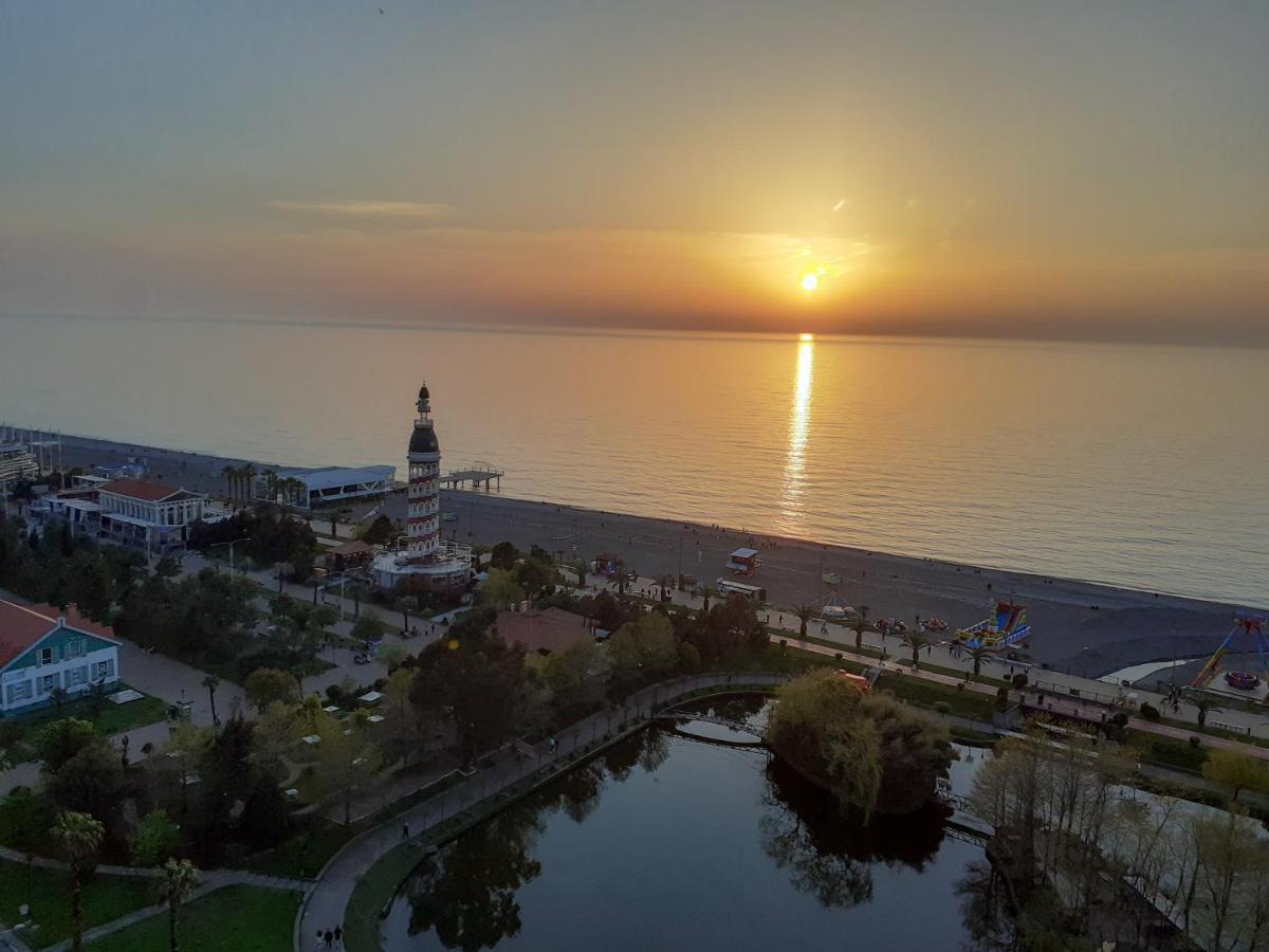 Only Front Sea View, No Side View, Wonderful Panorama, High Floor, Location Guarantee Aparthotel Batoemi Buitenkant foto