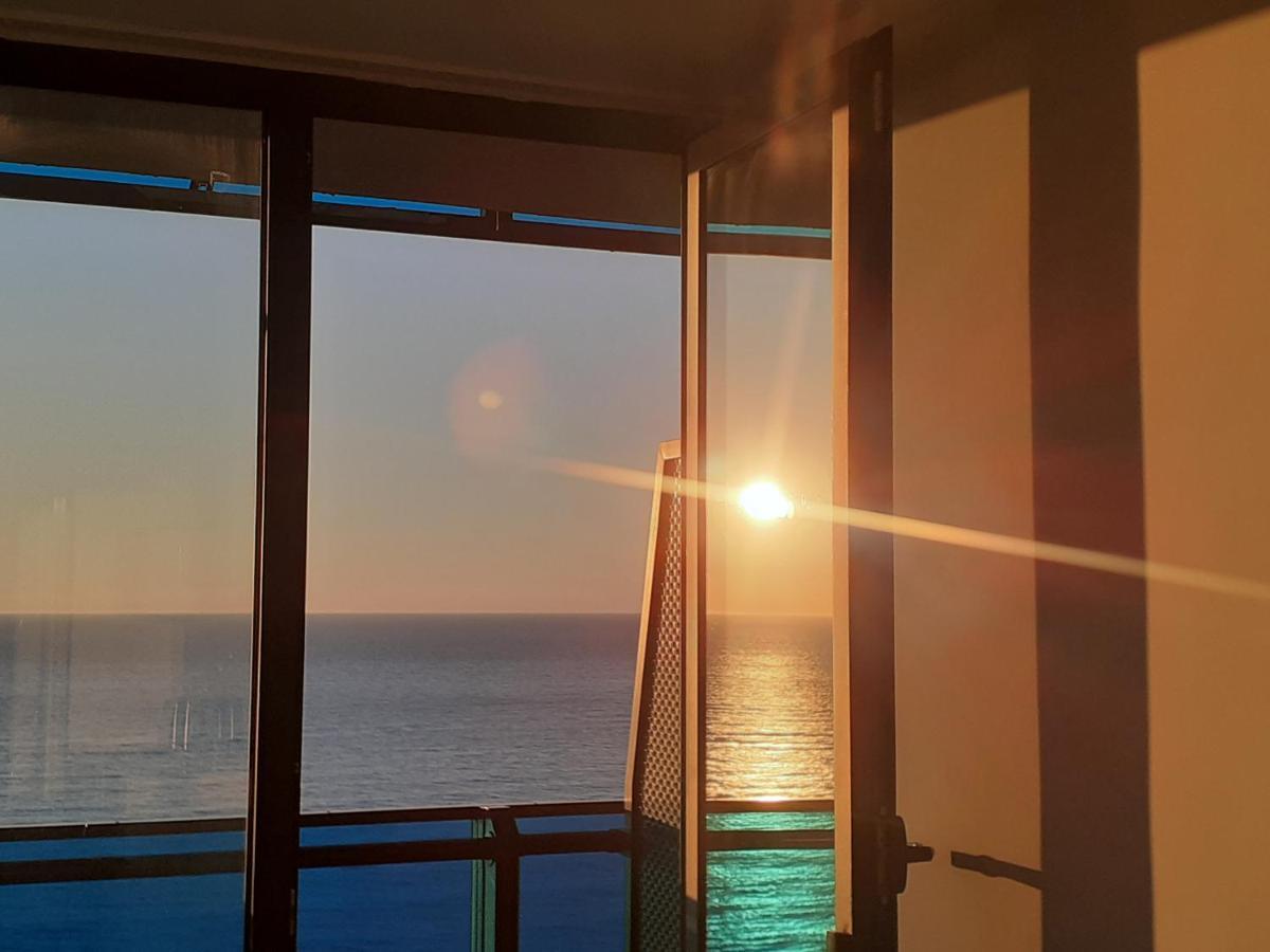Only Front Sea View, No Side View, Wonderful Panorama, High Floor, Location Guarantee Aparthotel Batoemi Buitenkant foto